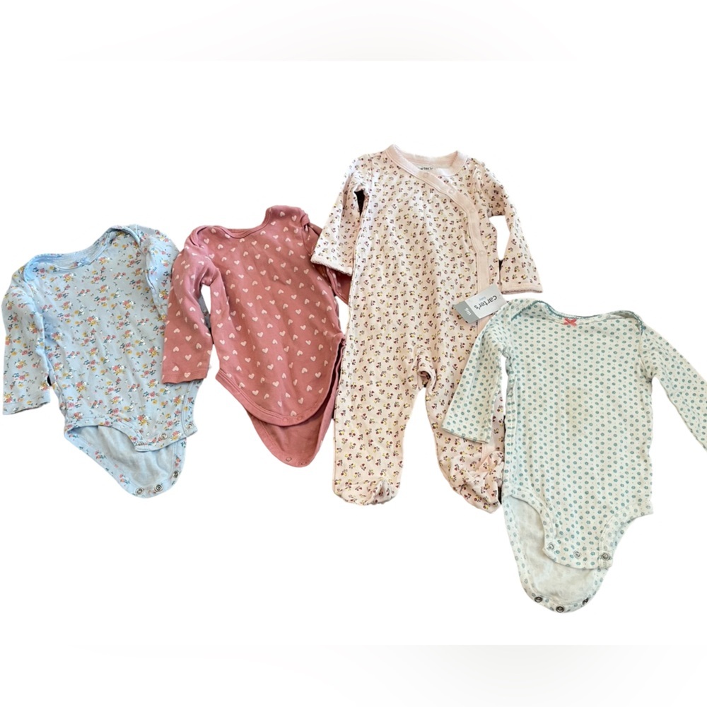 Bundle of 4 onesies 9M